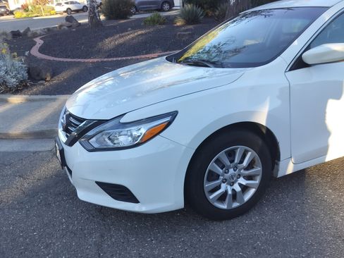 Used 2016 Nissan Altima 2.5 S w/ Power Driver Seat Package image 2