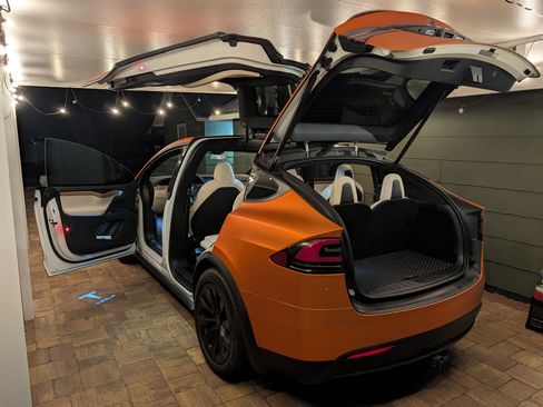 Used 2020 Tesla Model X Long Range image 18