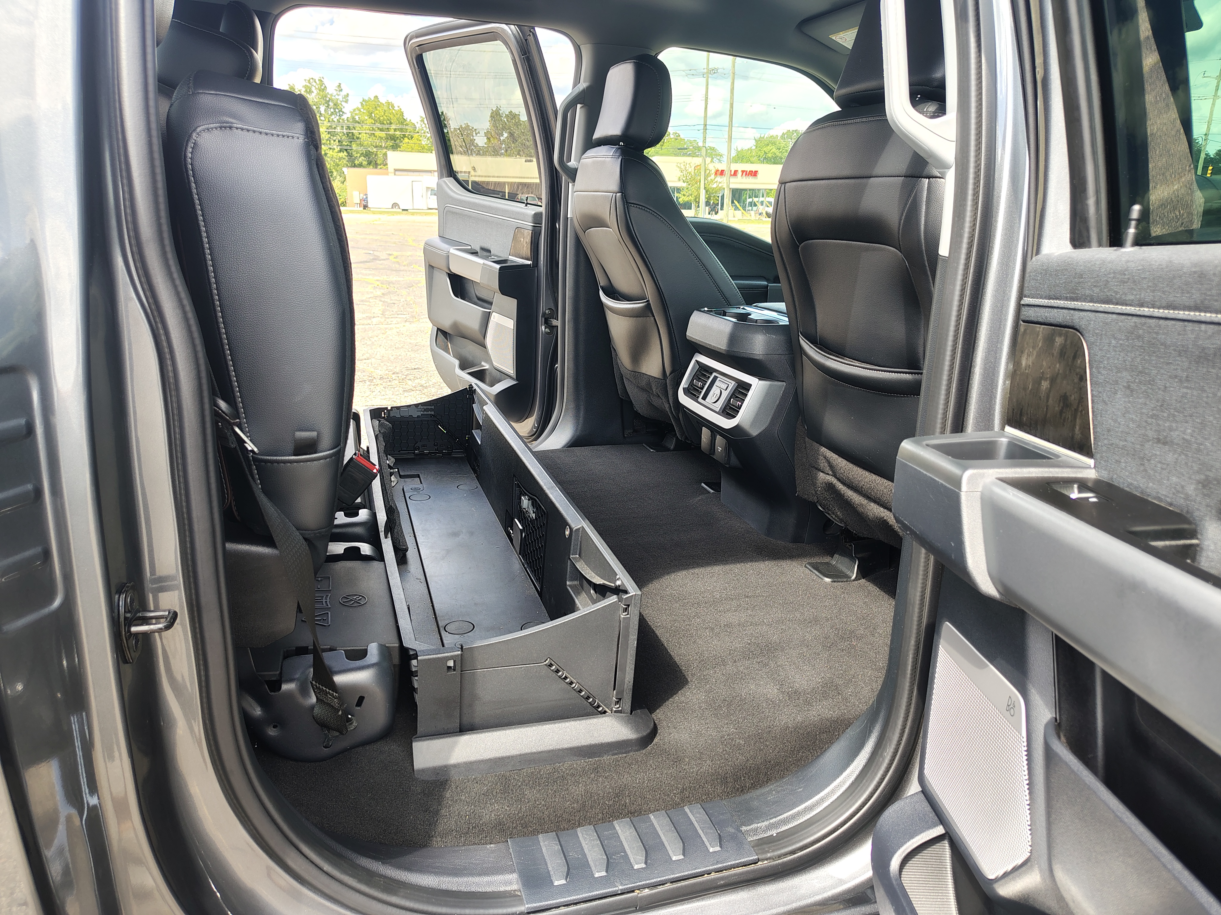 Used 2024 Ford F250 Lariat w/ Chrome Package AWD/4WD image 4