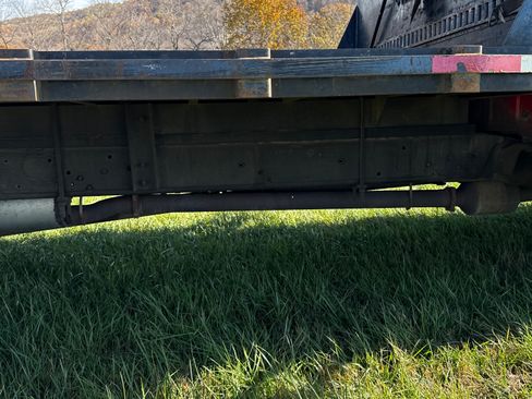 Used 1999 Ford F550 2WD Regular Cab Super Duty image 9