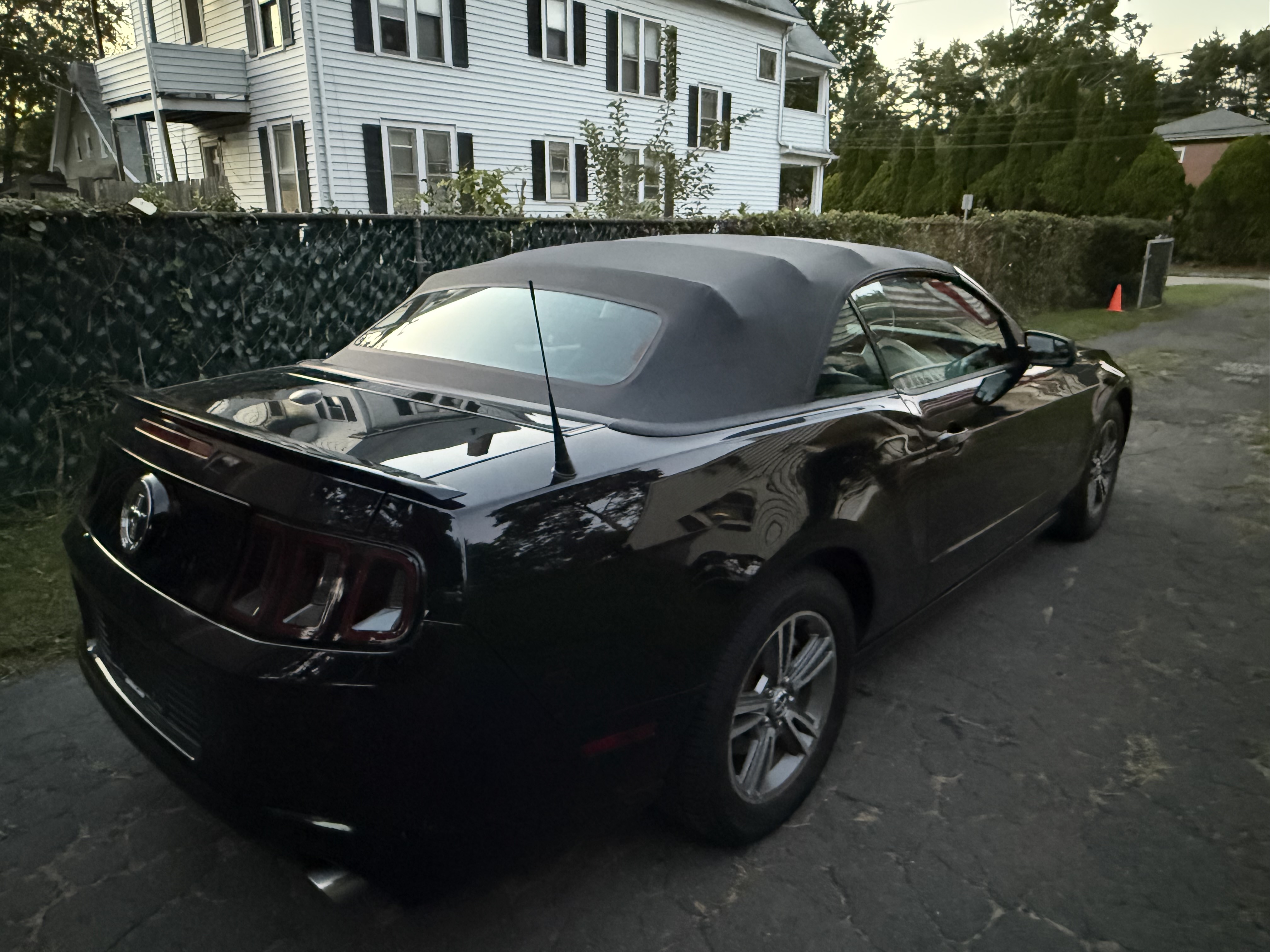 Used 2013 Ford Mustang Premium RWD image 12