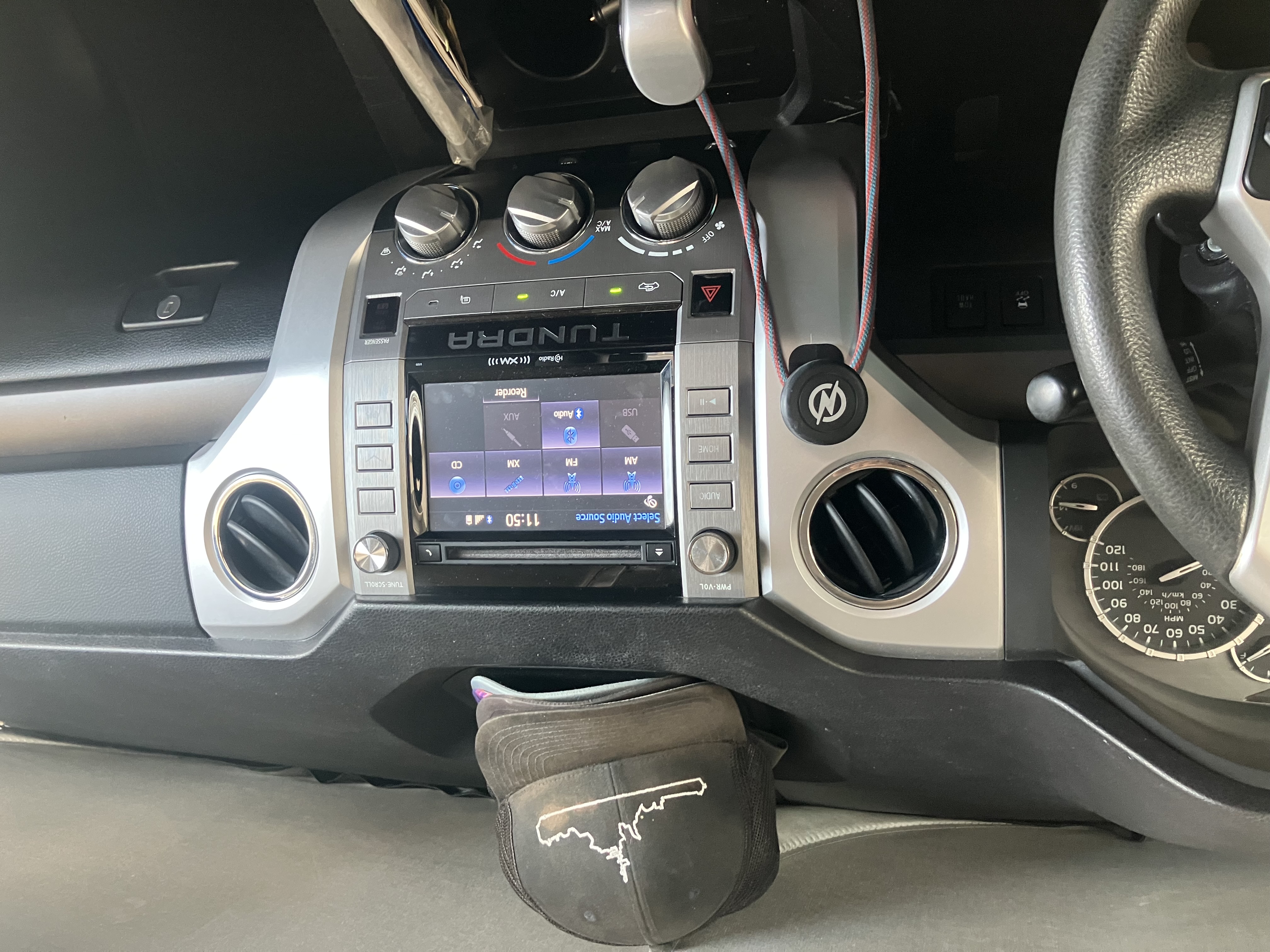 Used 2014 Toyota Tundra SR5 w/ SR5 Upgrade Package RWD image 4