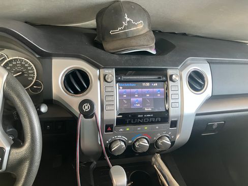 Used 2014 Toyota Tundra SR5 w/ SR5 Upgrade Package RWD image 4