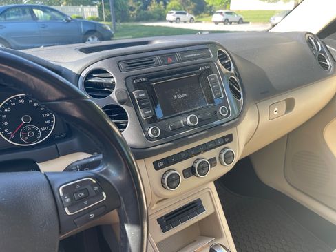 Used 2013 Volkswagen Tiguan SEL AWD/4WD image 2