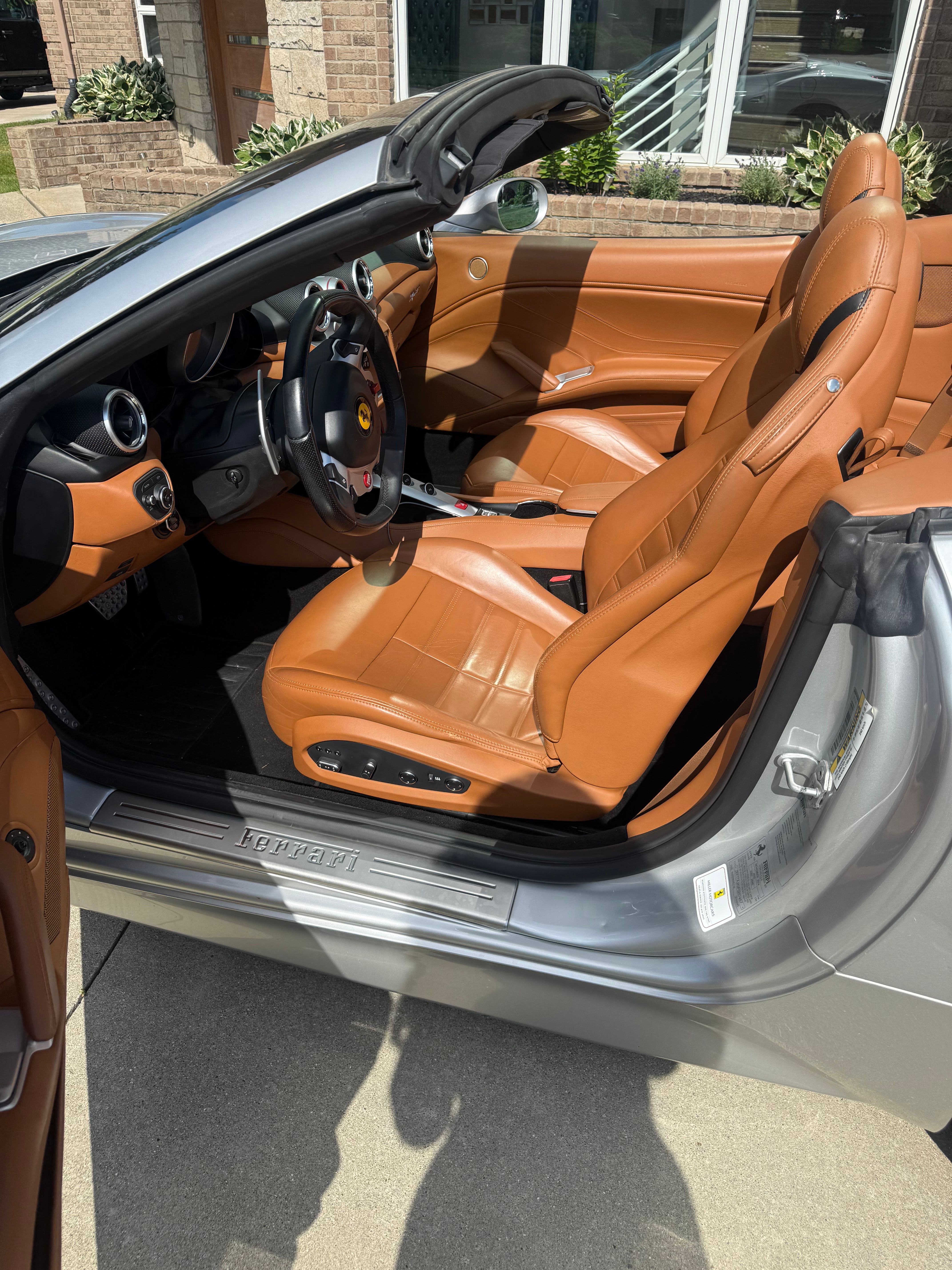 Used 2015 Ferrari California T RWD image 23