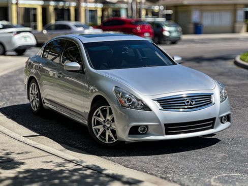 Used 2013 INFINITI G37 Journey w/ Premium Pkg RWD image 1