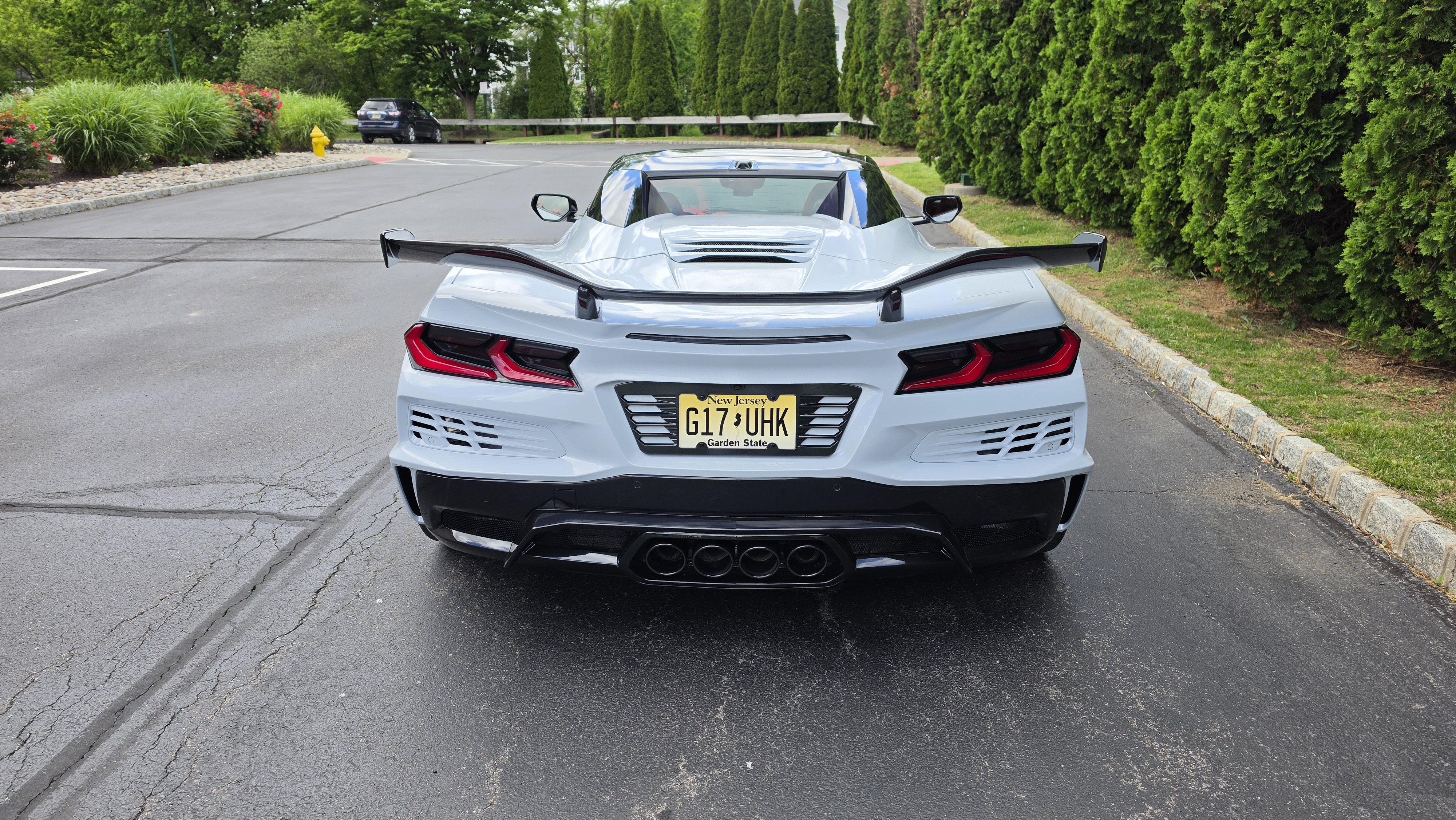 Used 2024 Chevrolet Corvette Z06 w/ Z07 Performance Package RWD image 8