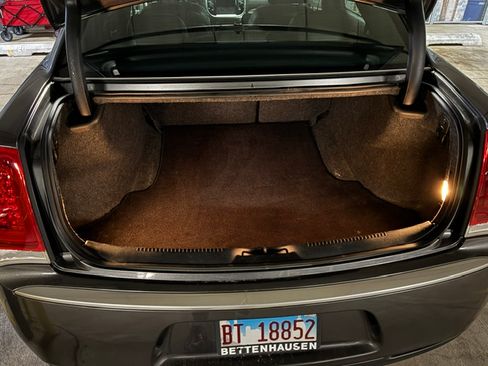 Used 2019 Chrysler 300 C RWD image 15