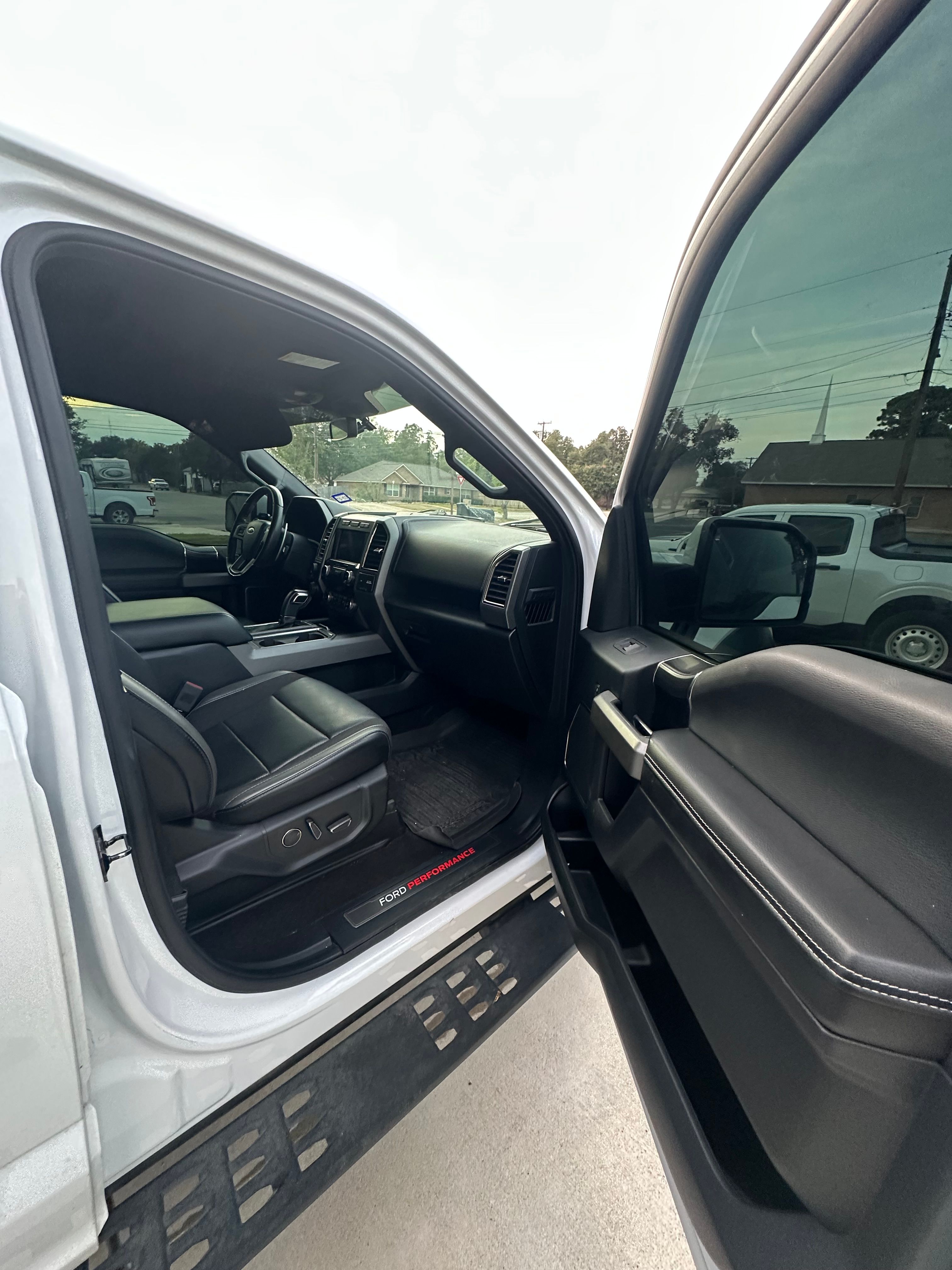 Used 2019 Ford F150 Raptor w/ Equipment Group 802A Luxury AWD/4WD image 6