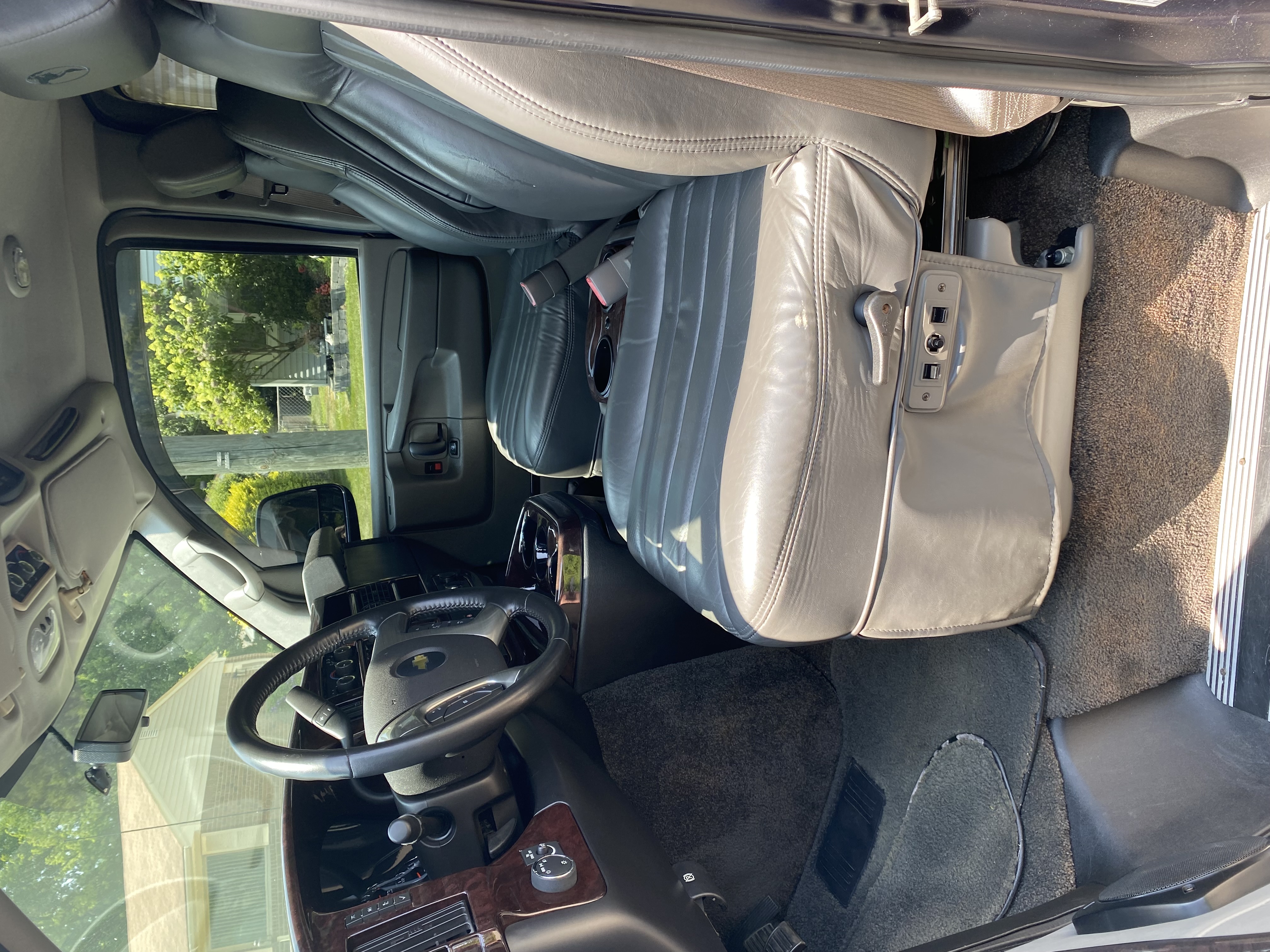 Used 2014 Chevrolet Express 2500 Extended RWD image 11