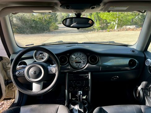 Used 2005 MINI Cooper Hardtop FWD image 5