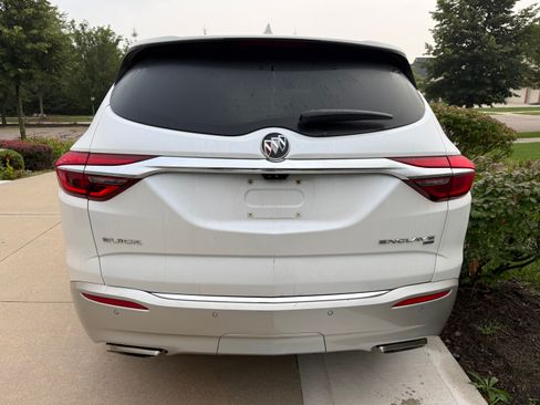Used 2018 Buick Enclave Avenir w/ Avenir Technology Package AWD/4WD image 4