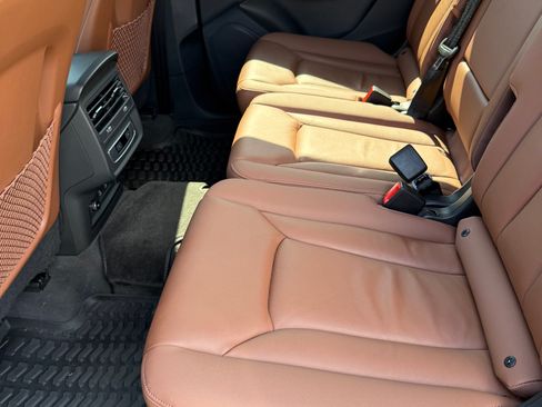 Used 2023 Audi Q7 3.0T Premium image 10