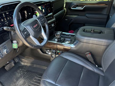 Used 2022 GMC Sierra 1500 Elevation w/ Elevation Premium Package image 6