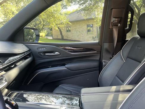 Used 2023 Cadillac Escalade Sport w/ LPO, ONYX Package AWD/4WD image 19
