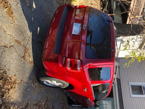 Used 2010 Ford Escape XLT image 1