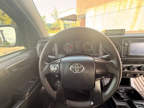 Used 2016 Toyota Tacoma SR w/ SR Convenience Package RWD image 12