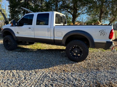 Used 2016 Ford F250 Lariat w/ Lariat Ultimate Package image 10