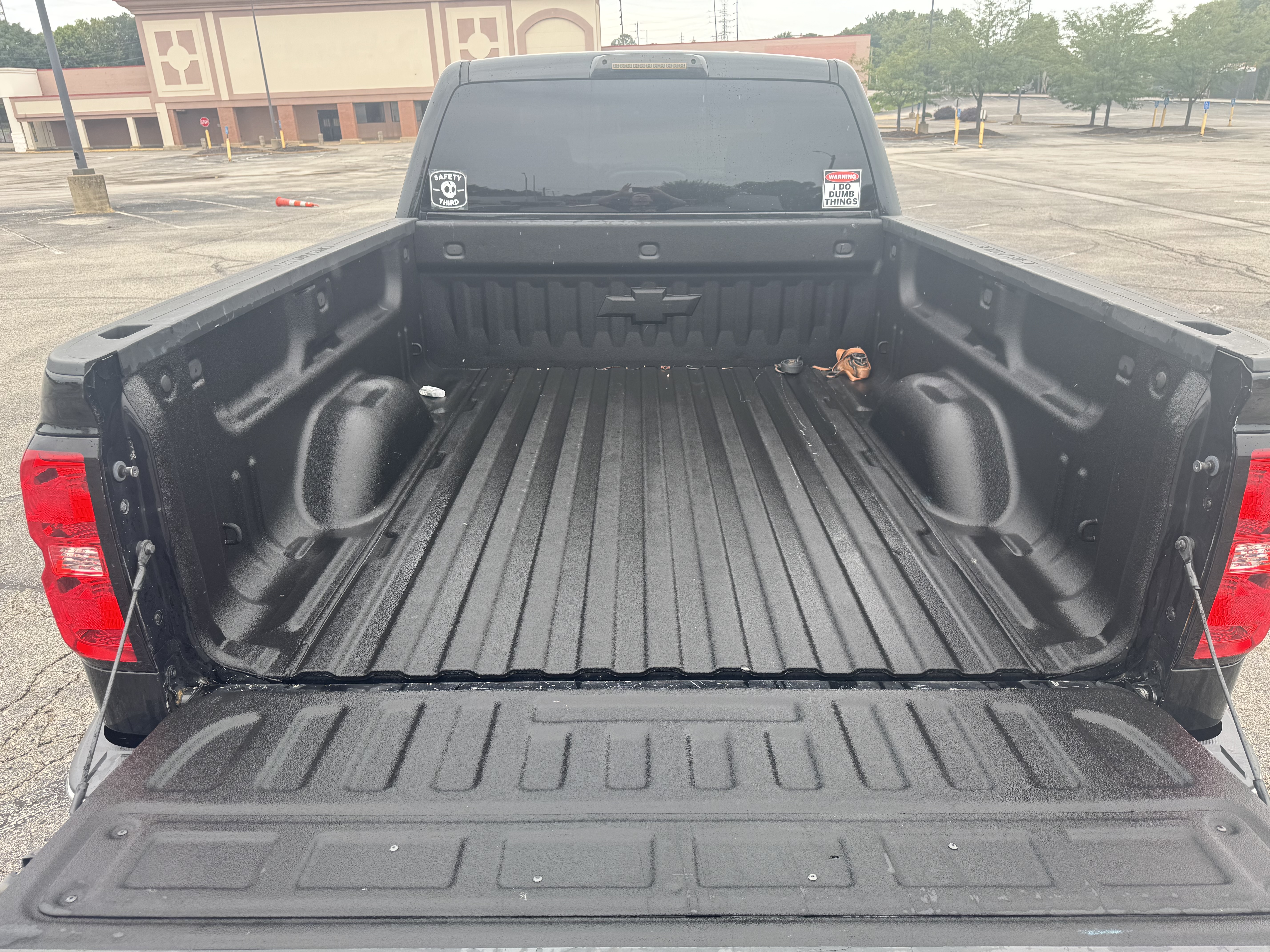Used 2017 Chevrolet Silverado 1500 LT w/ All Star Edition AWD/4WD image 5