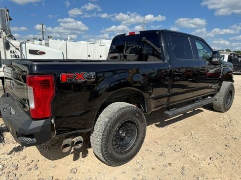 Used 2018 Ford F250 Lariat w/ Lariat Value Package AWD/4WD image 10
