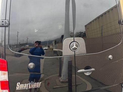 Used 2017 Mercedes-Benz Sprinter 3500 image 20