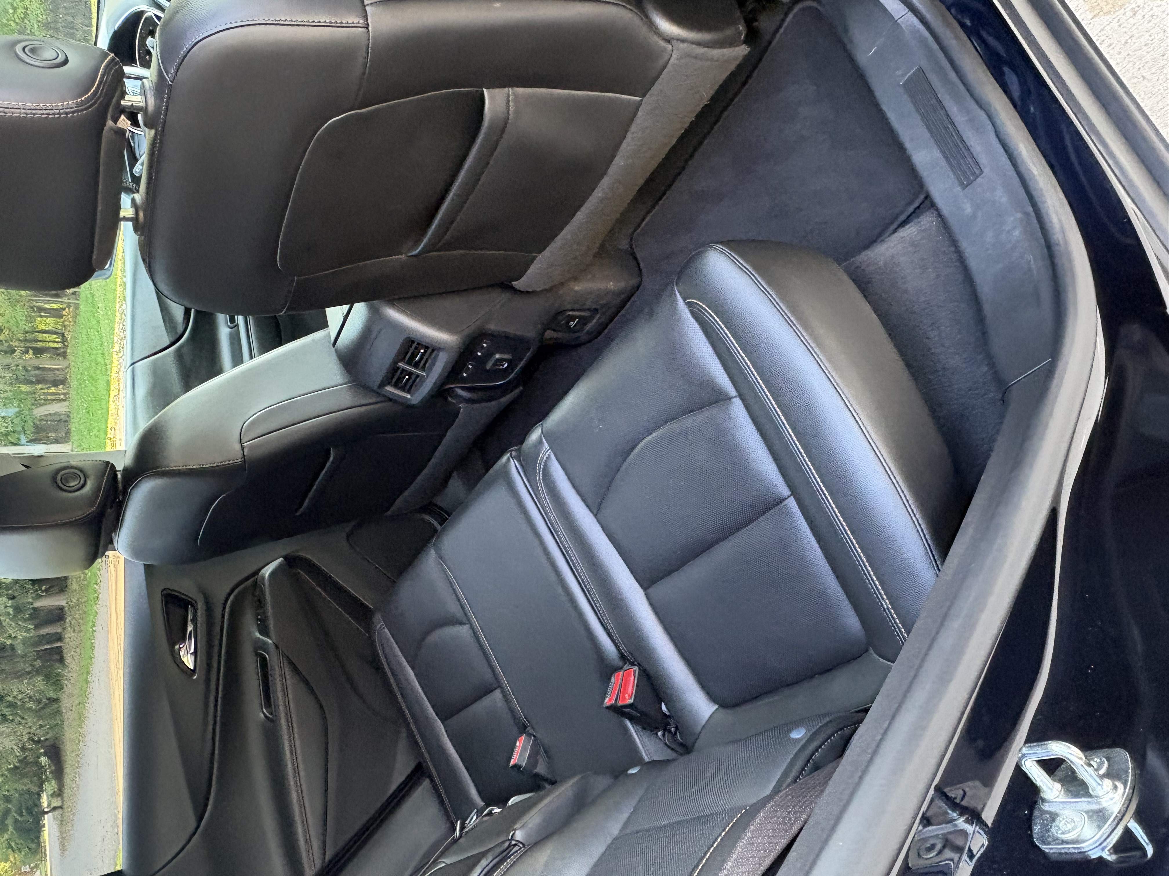 Used 2021 Chevrolet Equinox Premier FWD image 17