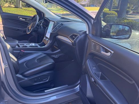 Used 2021 Ford Edge Titanium AWD/4WD image 11