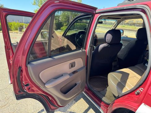 Used 1996 Toyota 4Runner Limited AWD/4WD image 10