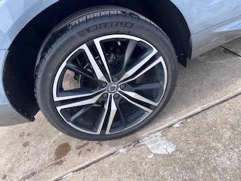 Used 2019 Volvo XC60 T5 R-Design w/ Protection Package Premier image 6