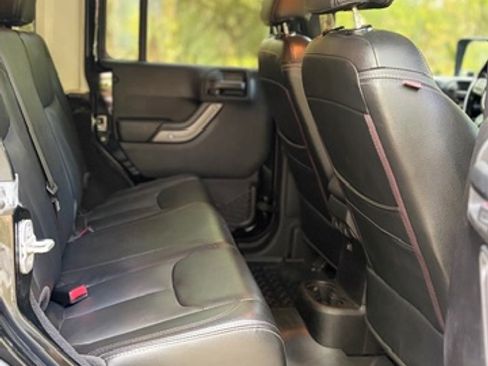 Used 2013 Jeep Wrangler Unlimited Sport image 8