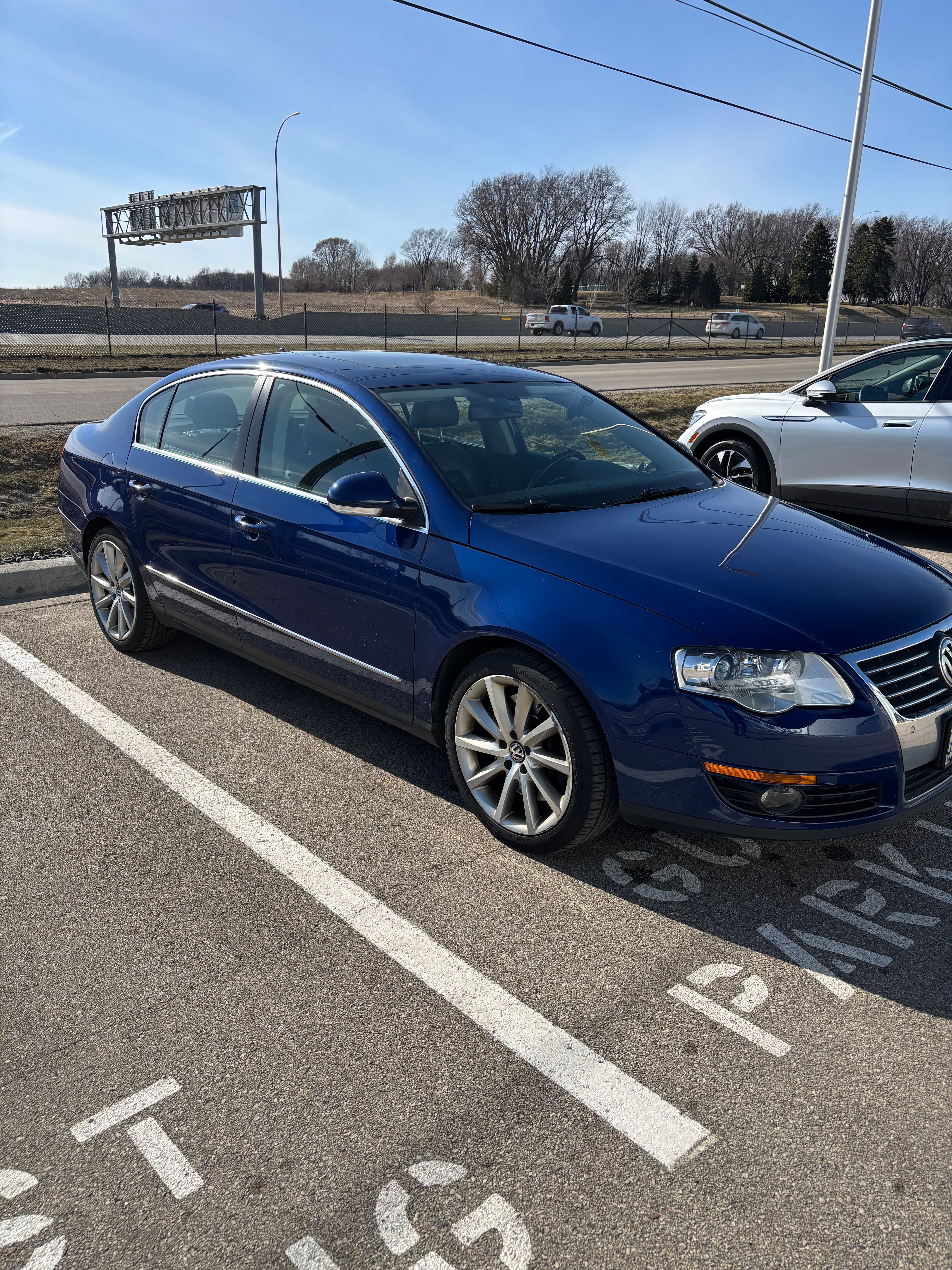 Used 2008 Volkswagen Passat VR6 AWD/4WD image 6