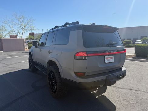 Used 2024 Lexus GX 550 AWD/4WD image 4
