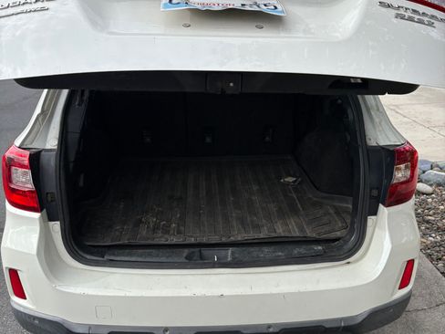 Used 2017 Subaru Outback 2.5i Limited AWD/4WD image 4