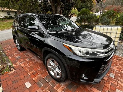 Used 2017 Toyota Highlander Limited Platinum