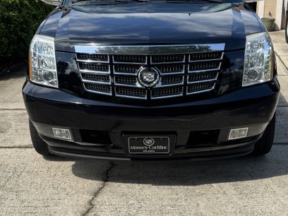 Used 2007 Cadillac Escalade ESV Platinum w/ Information Package