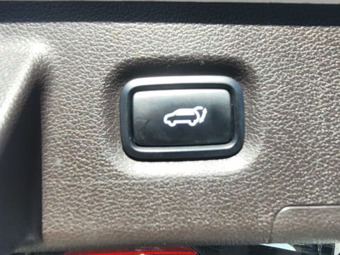 Used 2019 Hyundai Santa Fe Limited image 22