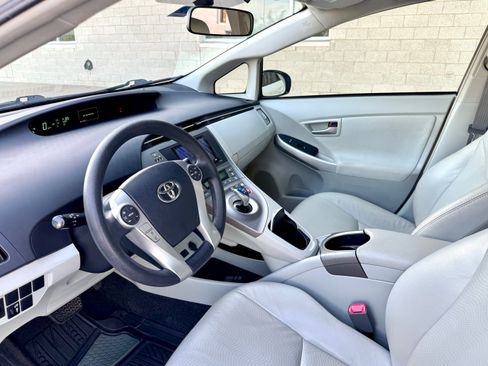 Used 2013 Toyota Prius Two image 13