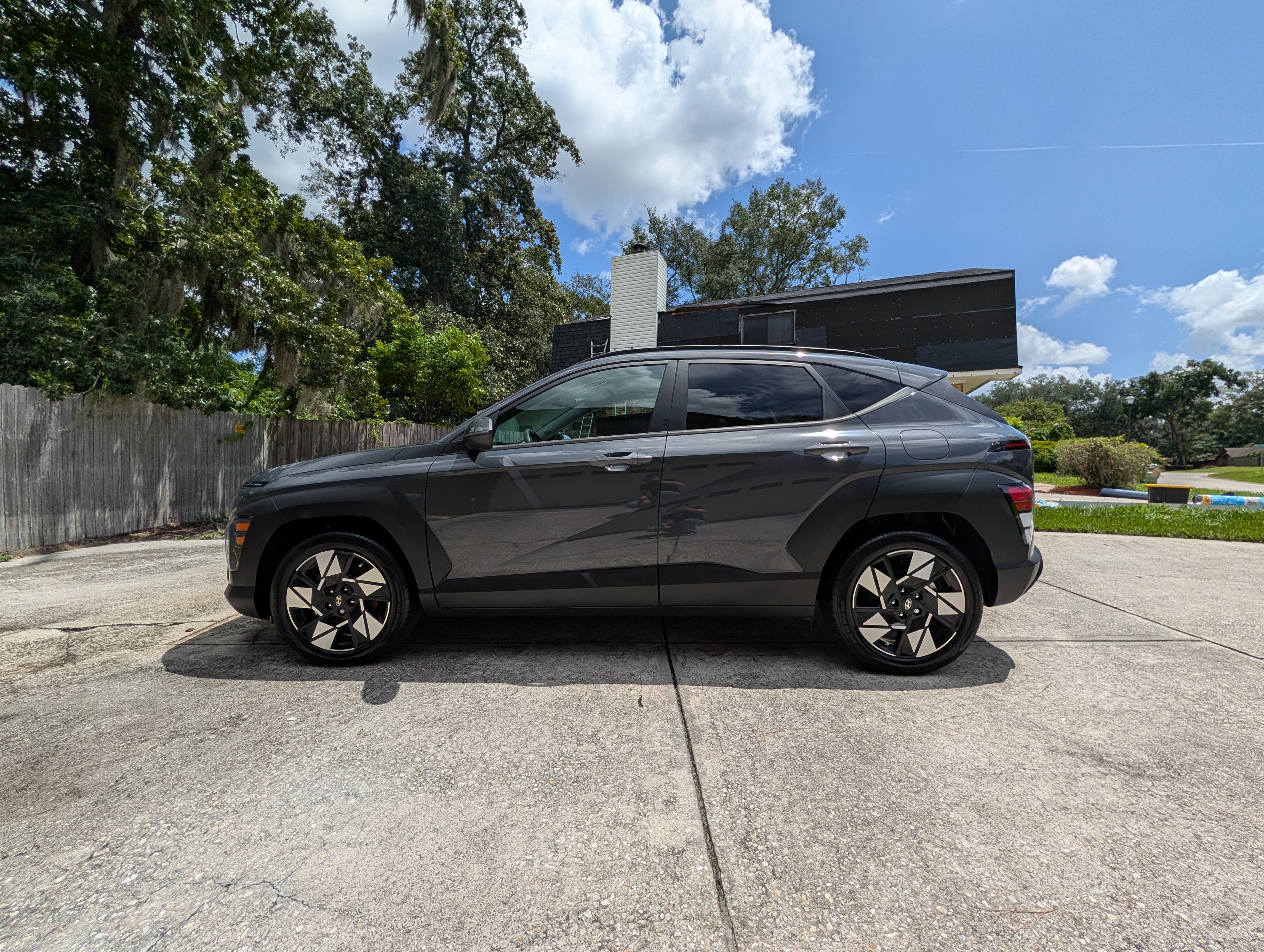 Used 2024 Hyundai Kona SEL w/ Convenience Package FWD image 2