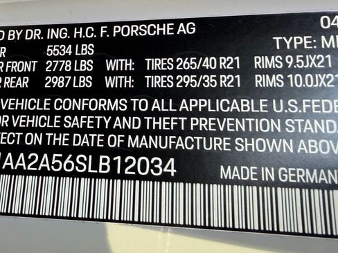 Used 2025 Porsche Macan image 10