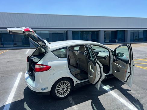 Used 2014 Ford C-MAX Energi SEL w/ Equipment Group 301A FWD image 6