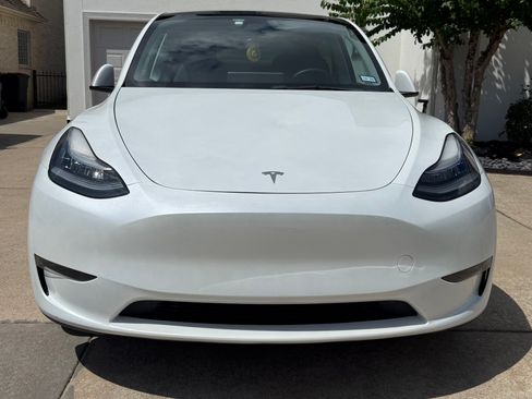 Used 2023 Tesla Model Y Long Range AWD/4WD image 1