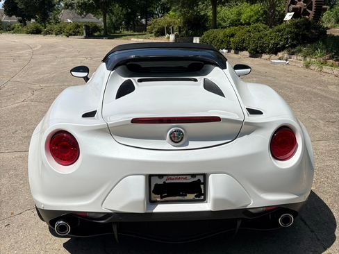 Used 2018 Alfa Romeo 4C Spider w/ Spider Track Package 4 RWD image 4