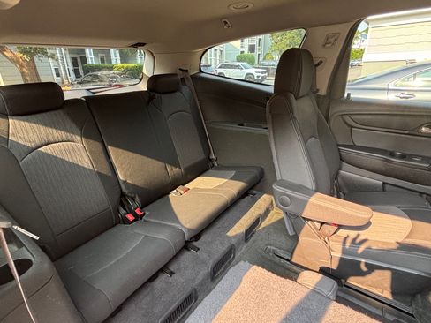 Used 2013 Chevrolet Traverse LT AWD/4WD image 11