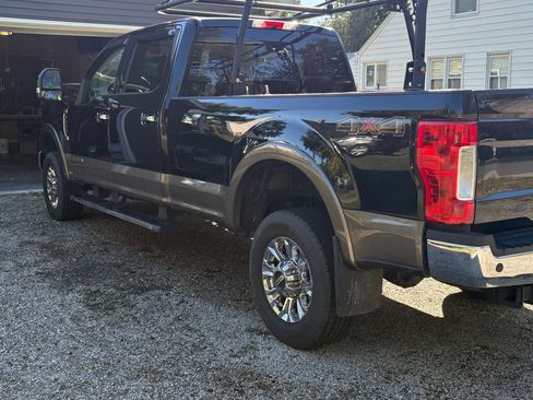 Used 2019 Ford F350 Lariat w/ Chrome Package image 8