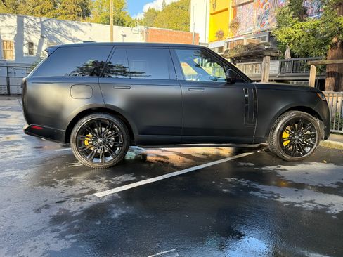 Used 2024 Land Rover Range Rover Autobiography image 26