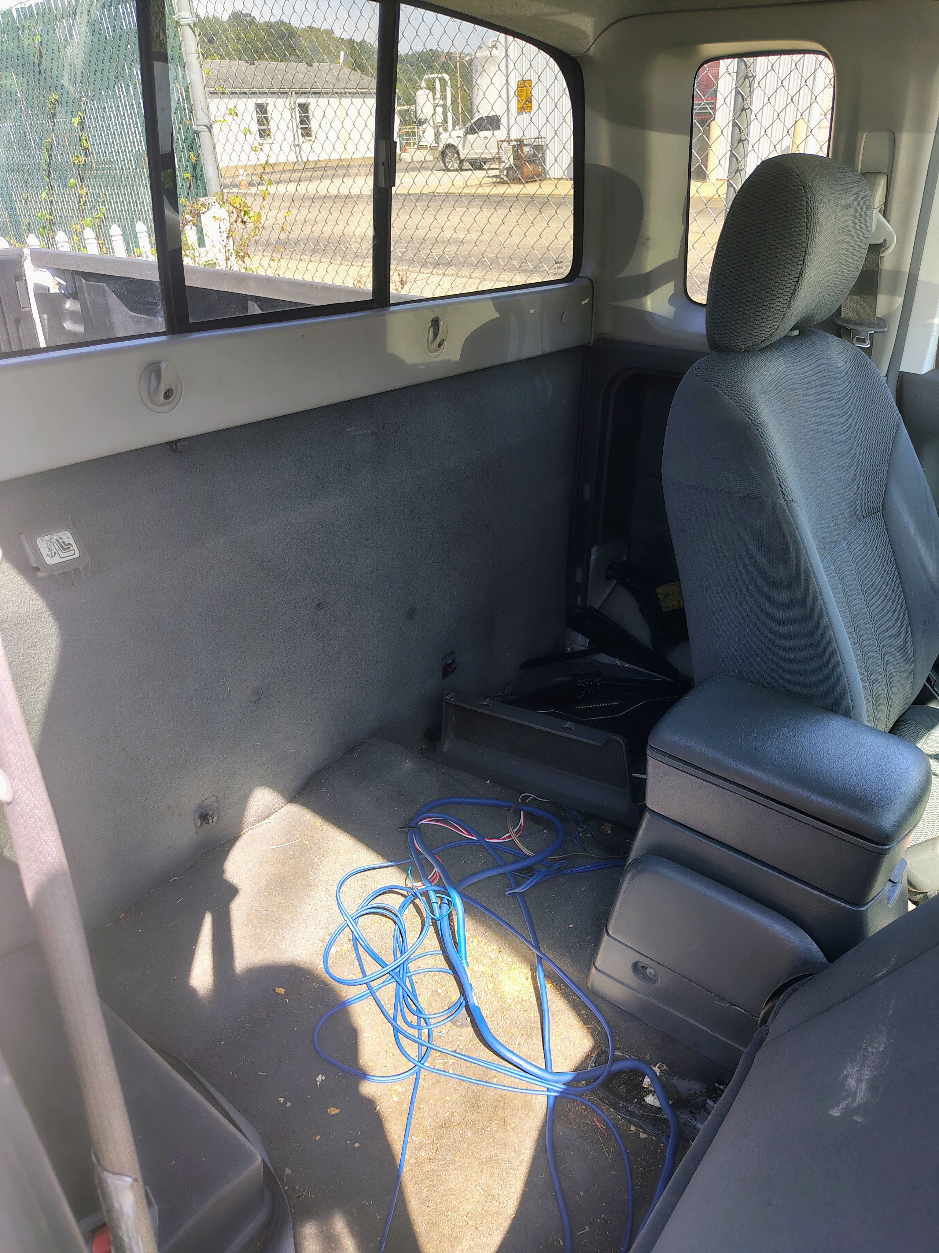 Used 2004 Nissan Frontier XE w/ (VTP) Value Truck Pkg RWD image 11