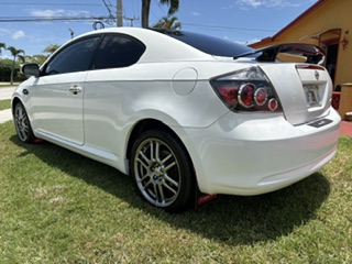 Used 2010 Scion tC FWD image 8