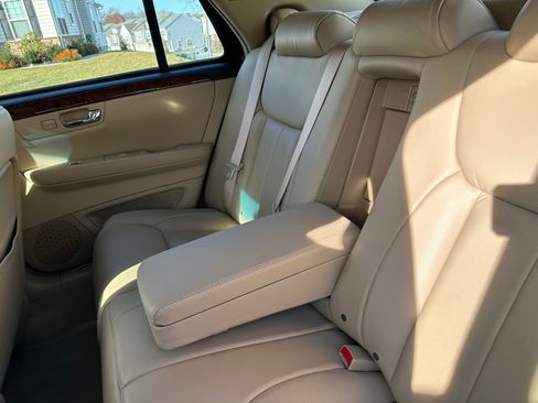 Used 2007 Cadillac DTS Luxury I w/ Trunk Convenience Package image 17