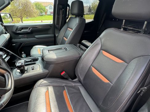 Used 2022 GMC Sierra 1500 AT4 w/ AT4 Premium Package AWD/4WD image 14