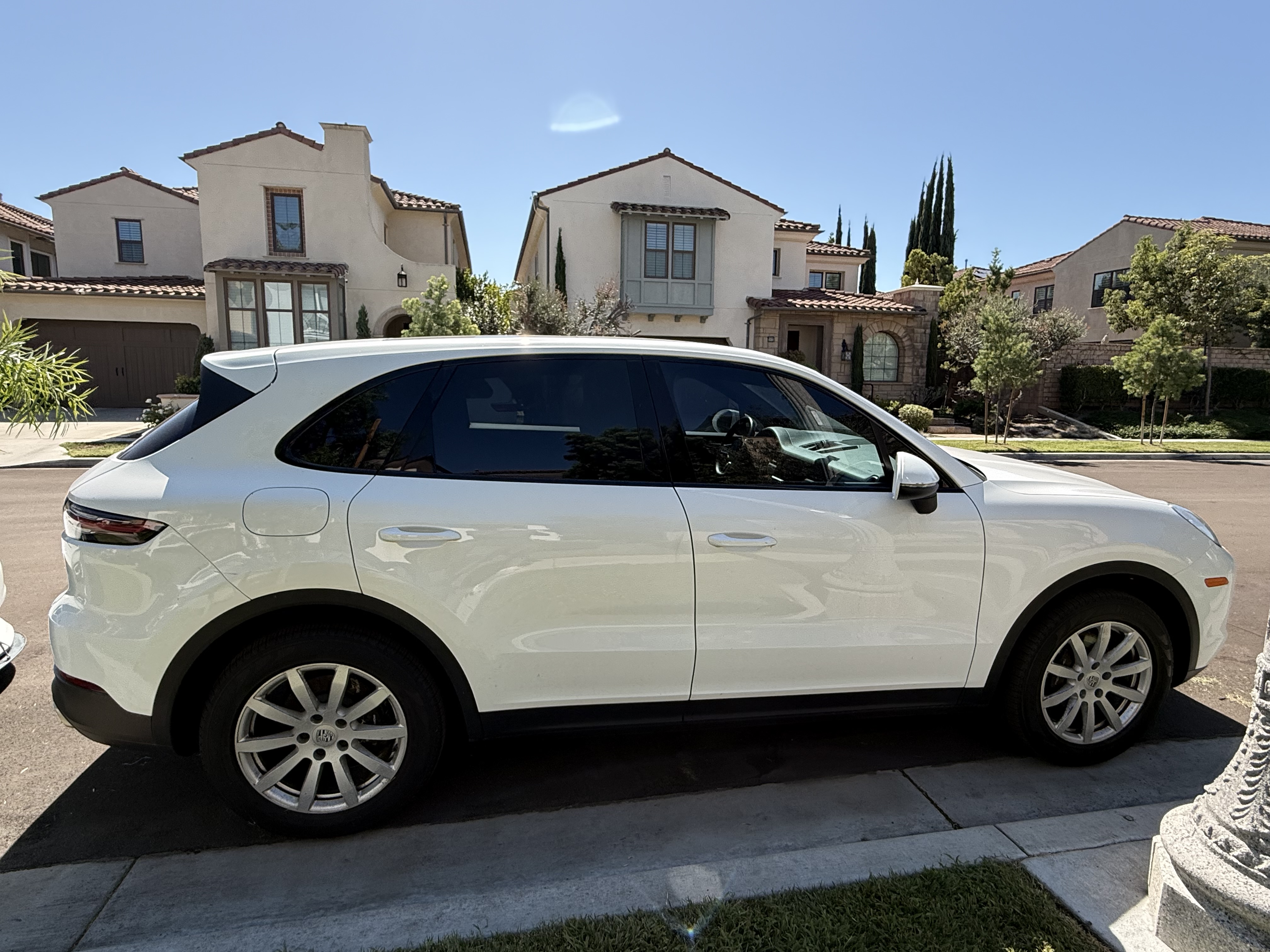 Used 2019 Porsche Cayenne AWD/4WD image 2